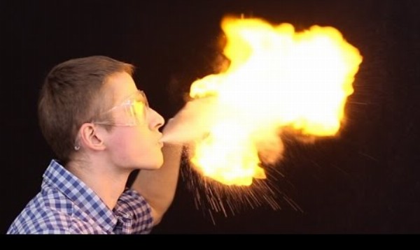 7 úžasných trikov s ohňom