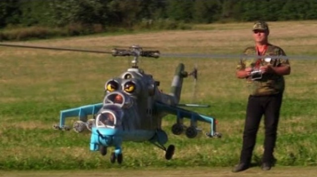 Obrovský vrtuľník na diaľkové ovládanie